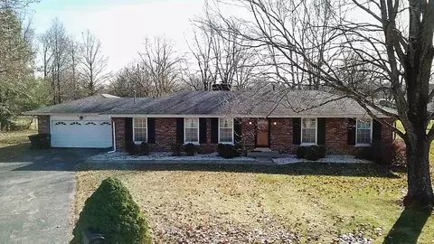 205 Boxwood Ct, Versailles, KY 40383