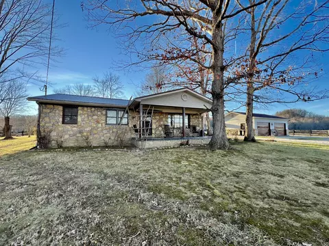 3785 Pine Grove Rd, Crab Orchard, KY 40419