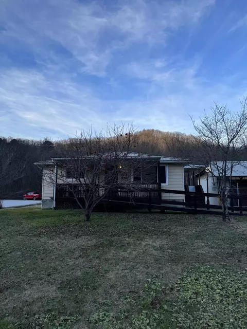 9813 Ky-122, Mcdowell, KY 41647 photo 2
