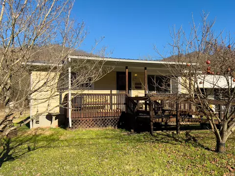 9813 Ky-122, Mcdowell, KY 41647