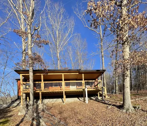 168 Trout Cir, Nancy, KY 42544