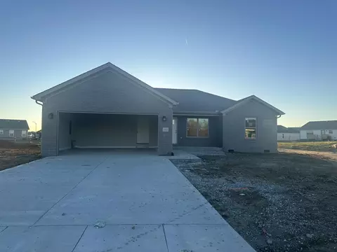 128 Stillwater Dr, Berea, KY 40403
