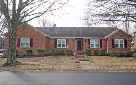 2424 La Cross Ct, Lexington, KY 40514