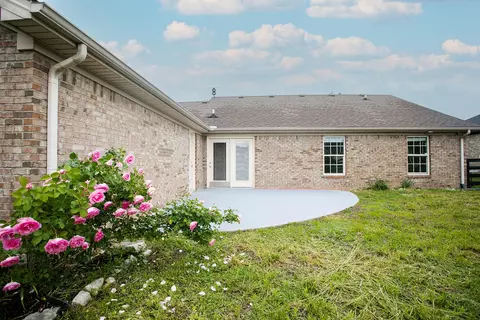 Exterior - 132 Commerce Dr, Berea, KY 40403 photo 7 of 9