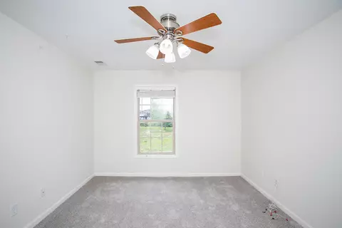 Bedroom - 132 Commerce Dr, Berea, KY 40403 photo 7 of 9