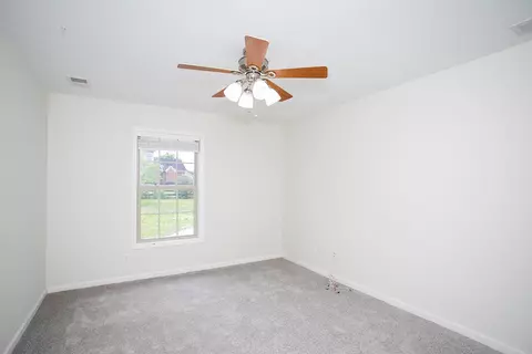 Bedroom - 132 Commerce Dr, Berea, KY 40403 photo 8 of 9
