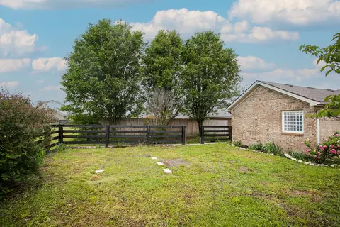 Exterior - 132 Commerce Dr, Berea, KY 40403 photo 6 of 9
