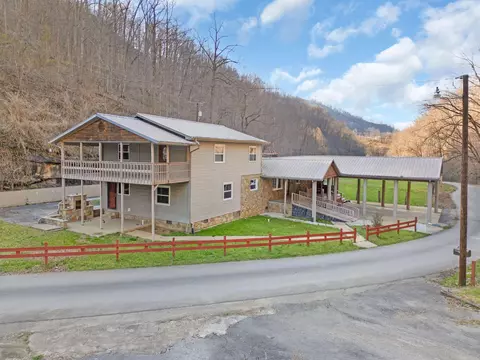 544 Salisbury Rd, Topmost, KY 41862