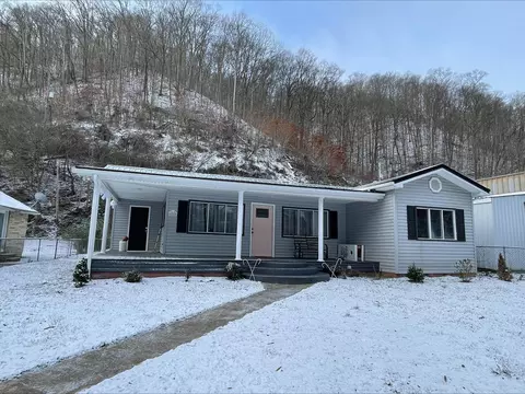 4225 Chloe Rd, Pikeville, KY 41501
