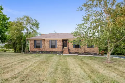 19 Eastwood Dr, Lancaster, KY 40444