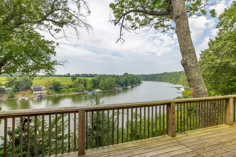 200 Lakeview Point Rd, Harrodsburg, KY 40330