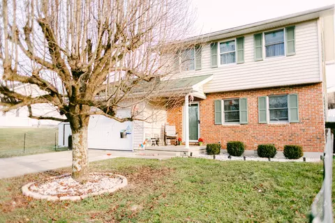 8002 Vinson St, Maysville, KY 41056