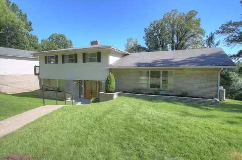 322 Circle Dr, Manchester, KY 40962