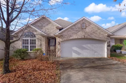 233 Black Water Ln, Lexington, KY 40511