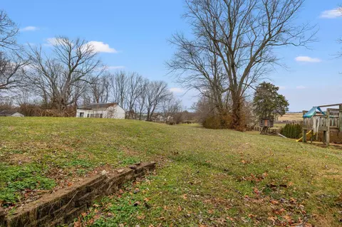 231 E Grundy Ave, Springfield, KY 40069 photo 24