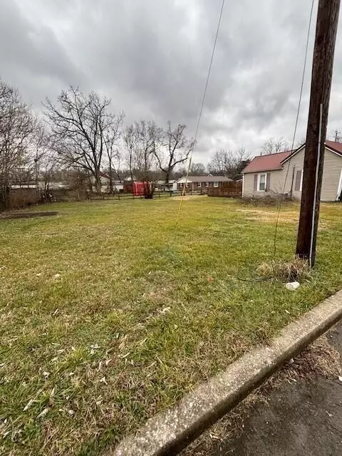 342 W Factory St, Harrodsburg, KY 40330