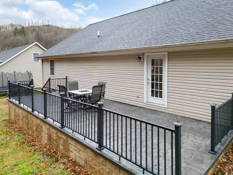 126 Stoney Brook Dr, Van Lear, KY 41265 photo 35