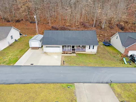 126 Stoney Brook Dr, Van Lear, KY 41265 photo 2