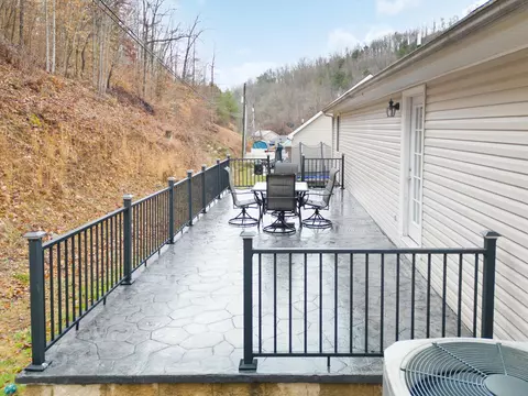 126 Stoney Brook Dr, Van Lear, KY 41265 photo 34