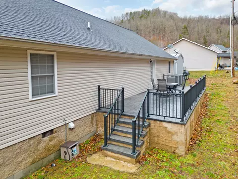 126 Stoney Brook Dr, Van Lear, KY 41265 photo 36