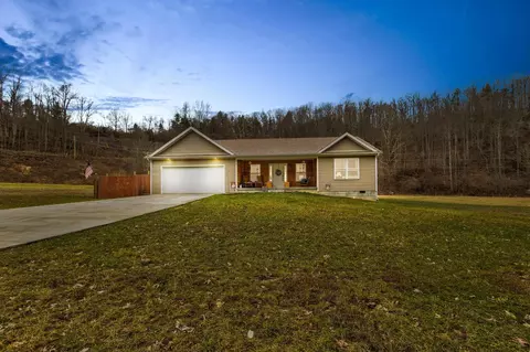 271 Lantern Way, Frenchburg, KY 40322