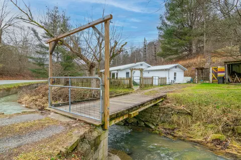 3817 Hwy 421 N, Mckee, KY 40447