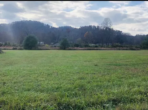 325 Hickory Grove Ln, Stanton, KY 40380