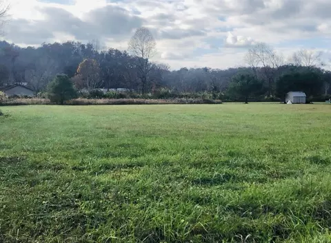 305 Hickory Grove Ln, Stanton, KY 40380