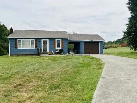 3290 198 Hwy, Hustonville, KY 40437
