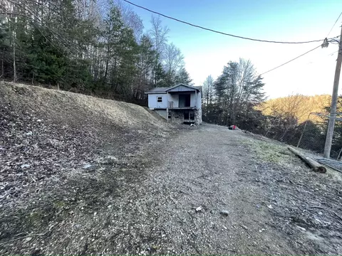 425 Canoe Creek Rd, Liberty, KY 42539