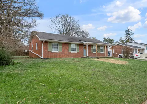 1911 Deauville Dr, Lexington, KY 40504