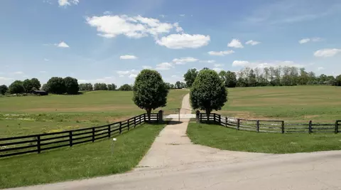 1621 Mccowans Ferry Rd, Versailles, KY 40383