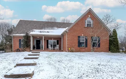404 Barroway Ln, Versailles, KY 40383