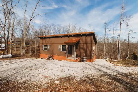 4523 Amos Ridge Rd, Frenchburg, KY 40322