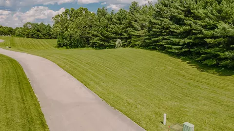 70 E Blackberry Ln, Bronston, KY 42518