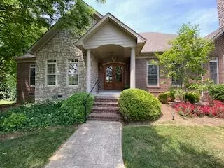 102 Deerfield Cir, Nicholasville, KY 40356