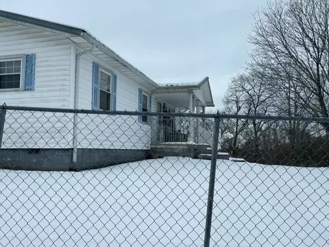Exterior - 33 Baker Rd, Keavy, KY 40737 photo 5 of 15
