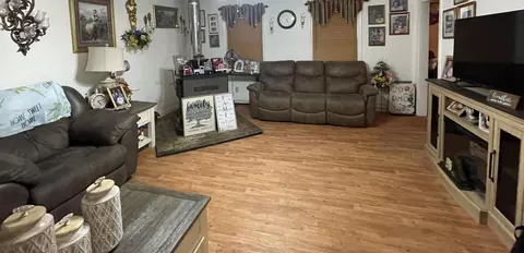 Living - 33 Baker Rd, Keavy, KY 40737 photo 2 of 4