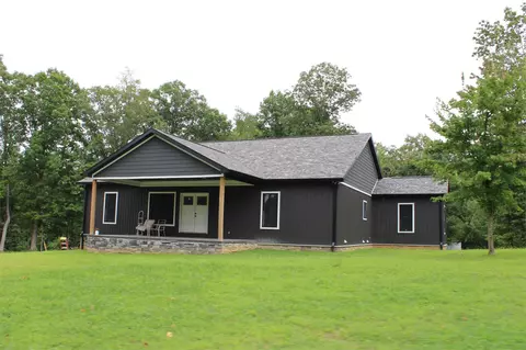 226 W Wilson Rd, Russell Springs, KY 42642