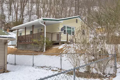 212 Jennifer Dr, Paintsville, KY 41240