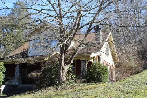 320 Catalpa St, Pineville, KY 40977