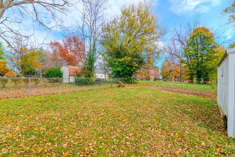 103 E Grundy Ave, Springfield, KY 40069 photo 4