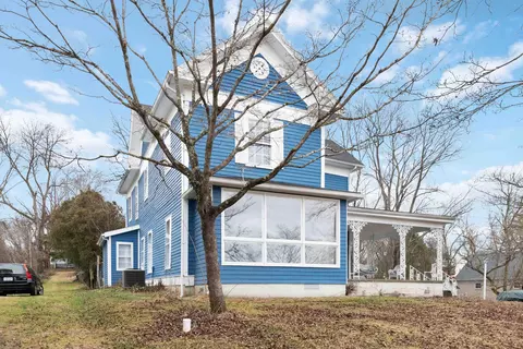 563 W Lake Shore Dr, Burnside, KY 42519