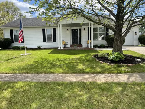 306 Cambridge Ct, Versailles, KY 40383