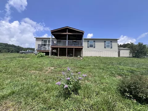 689 Freeman Branch Rd, East Bernstadt, KY 40729