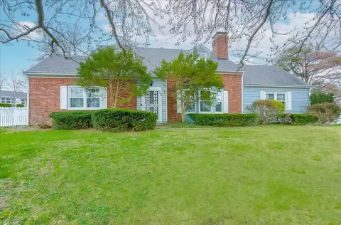 104 Tanglewood Dr, Frankfort, KY 40601