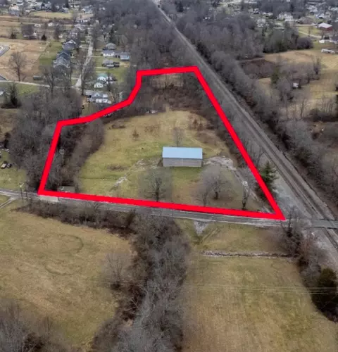 681 W Knob Lick Rd, Junction City, KY 40440