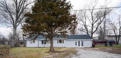 198 9th Ave, Clay City, KY 40312