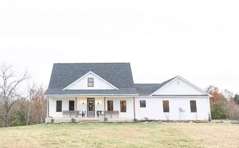 1265 Enterprise Rd, Lawrenceburg, KY 40342
