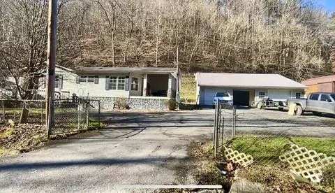 1959 Lower Pompey Branch Rd, Shelbiana, KY 41562